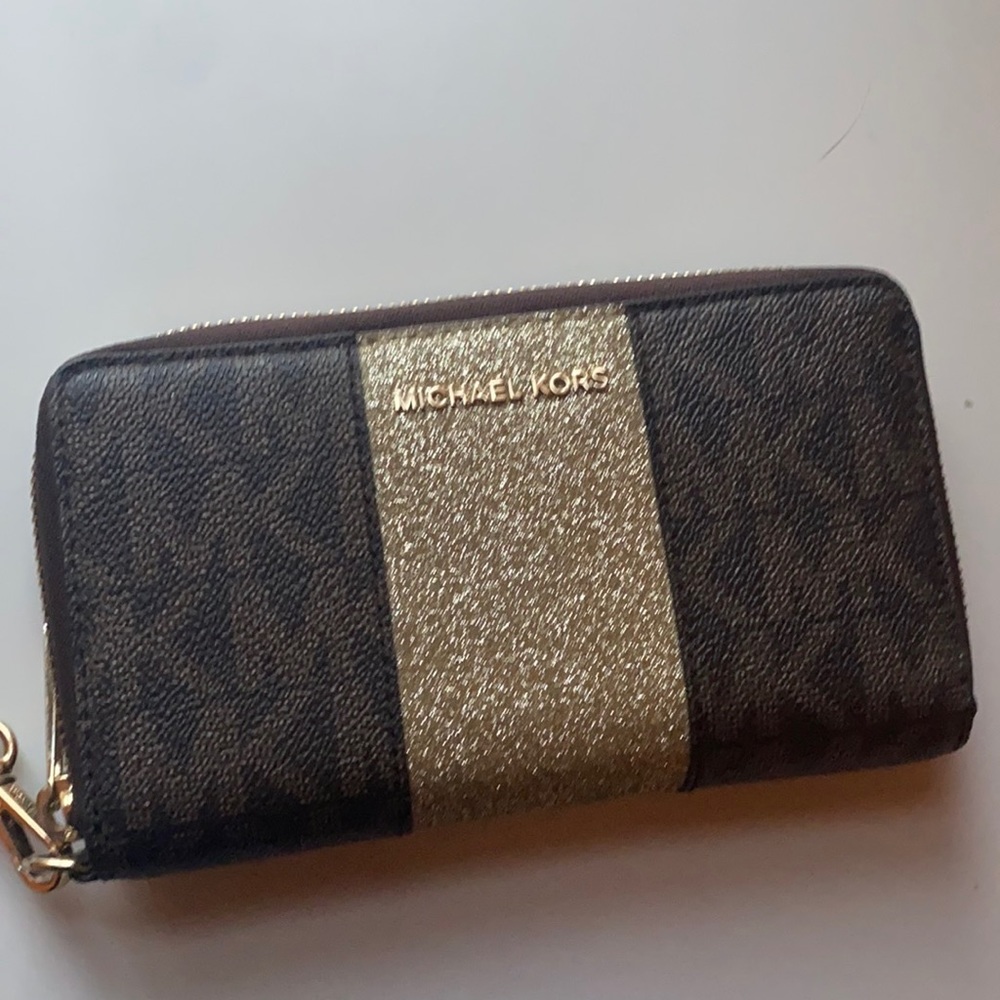 MK wristlet